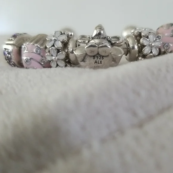 ♥️ EUC Pandora Elephant Cupcake Flower charm bracelet - Picture 5 of 9